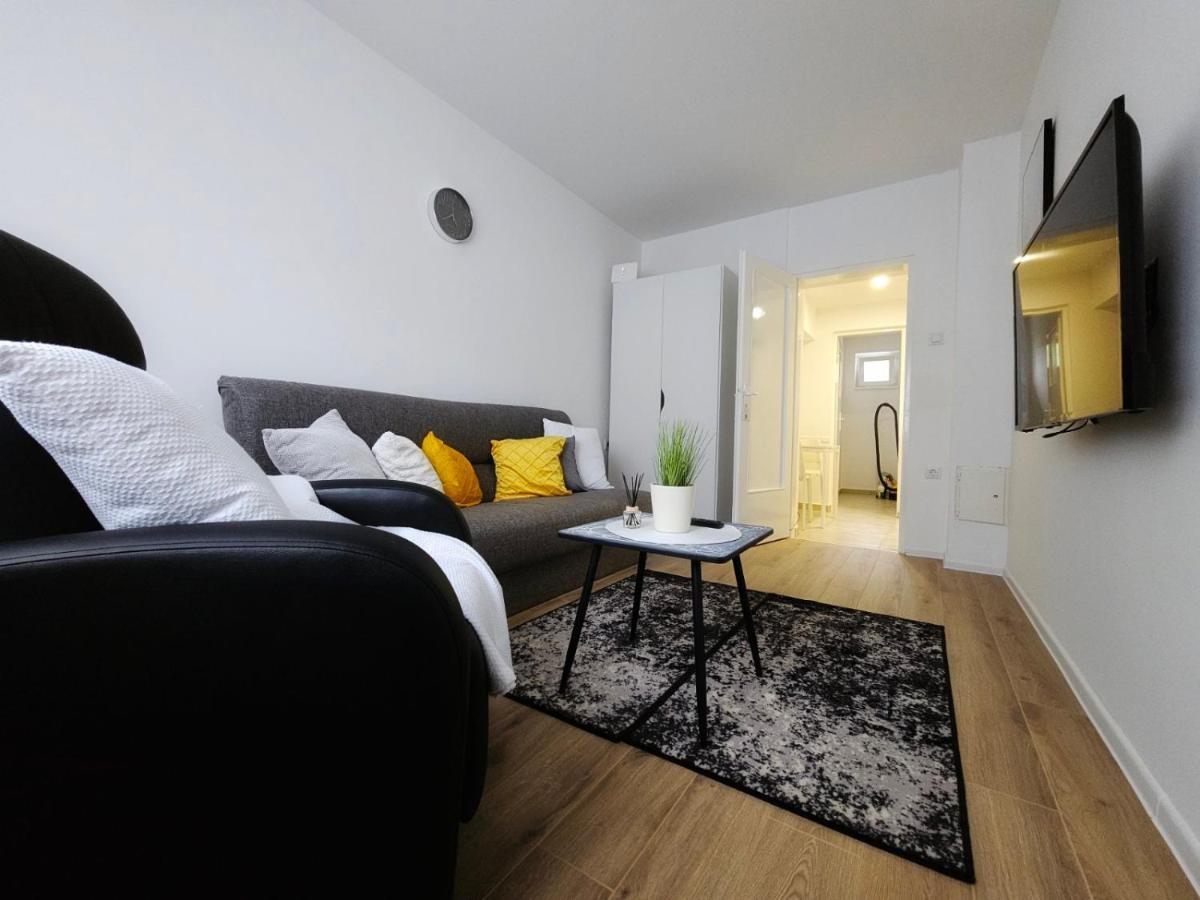 Marija Apartman Osijek Buitenkant foto