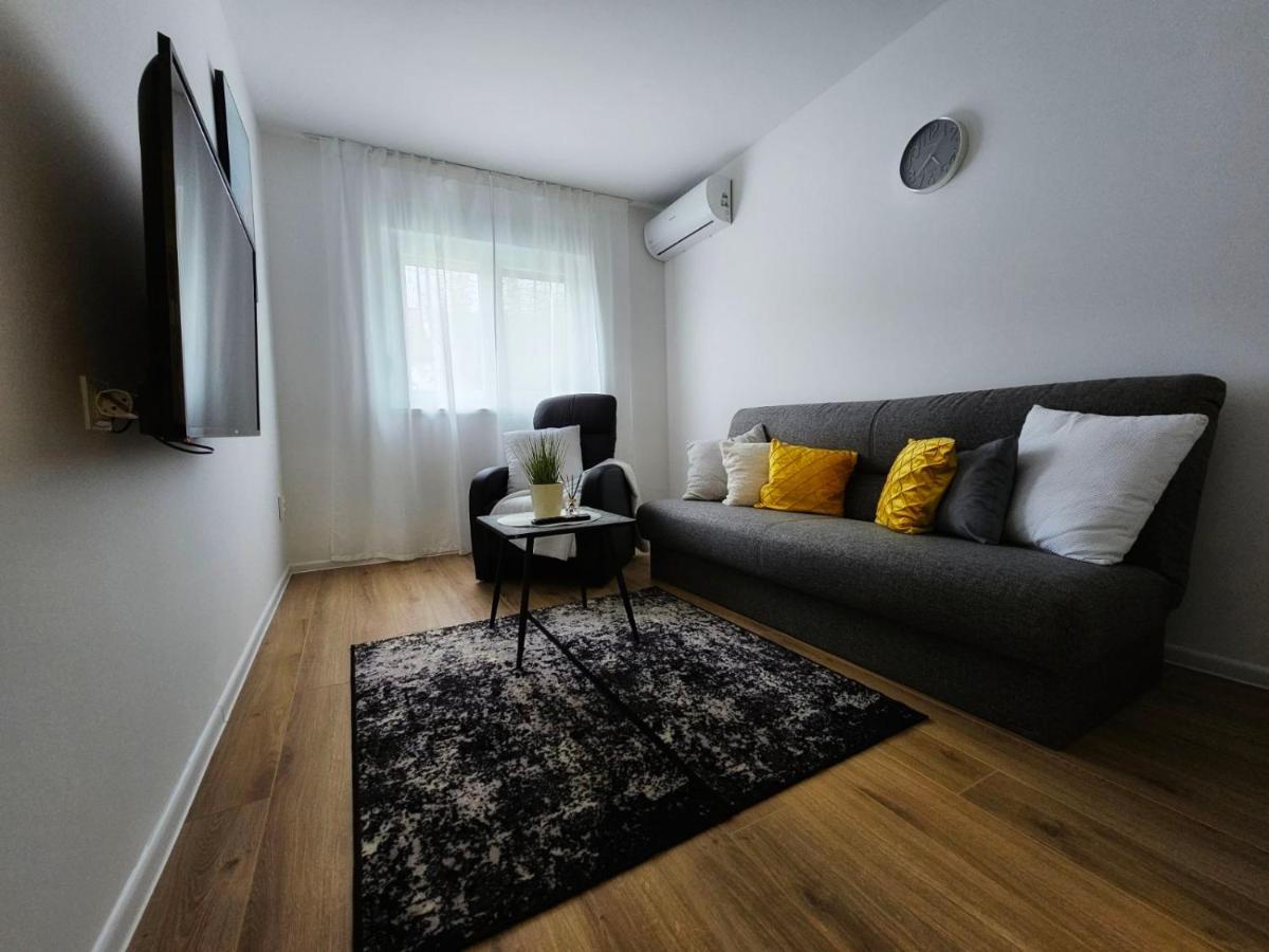 Marija Apartman Osijek Buitenkant foto